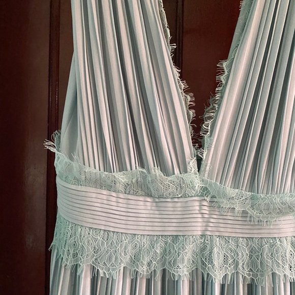 ASOS Bridesmaid/Wedding Guest Lace Pleated Maxi Dress - Picture 6 of 16